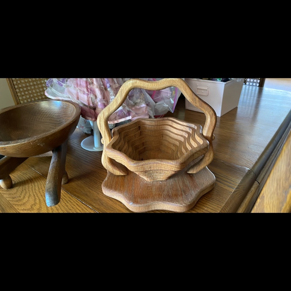 Wood collapsible basket